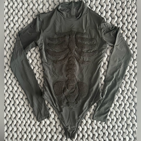 BuffBunny Skullpture Bodysuit - Picture 2 of 7